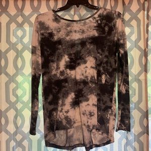 Long sleeve keyhole shirt